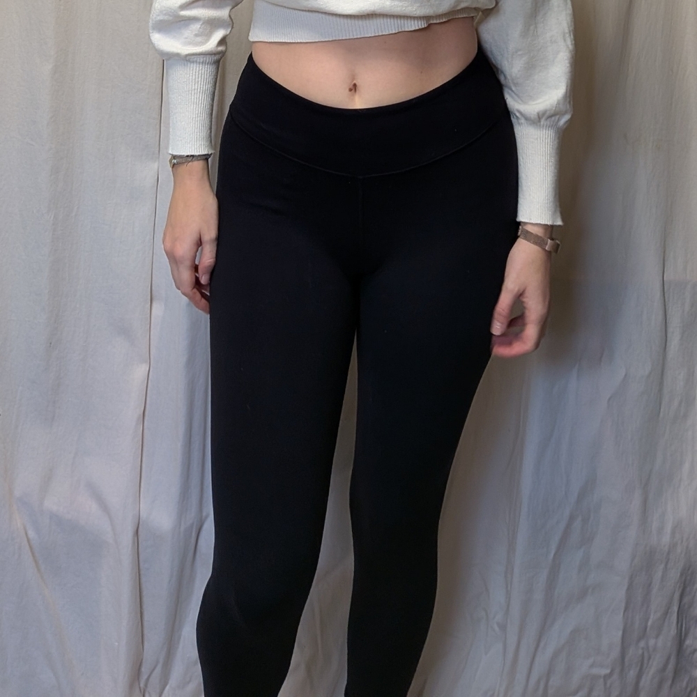 Black Aritzia TNA Leggings Size Medium